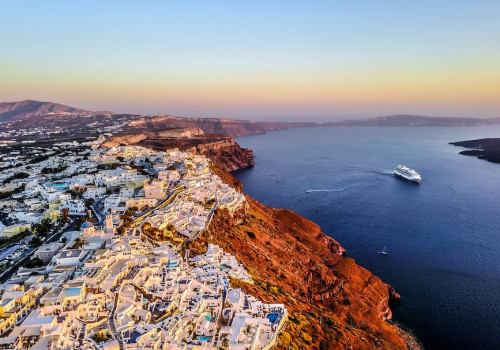 Wat is het beste jaargetijde om op vakantie te gaan naar Santorini?